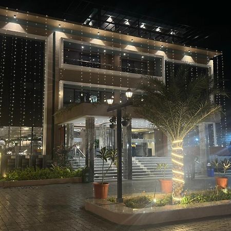 The Pavilion Park Resort Mālegaon Exterior foto