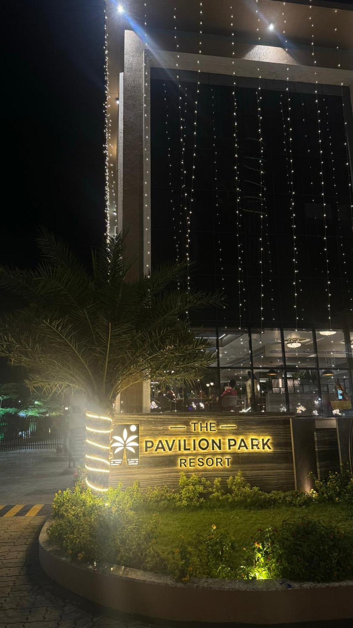 The Pavilion Park Resort Mālegaon Exterior foto